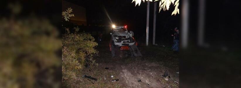 ДТП в Абрау-Дюрсо: «БМВ» слетела с обрыва и врезалась в дерево