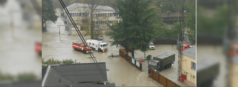 Ноябрьский потоп в Сочи: подборка фото и видео из соцсетей