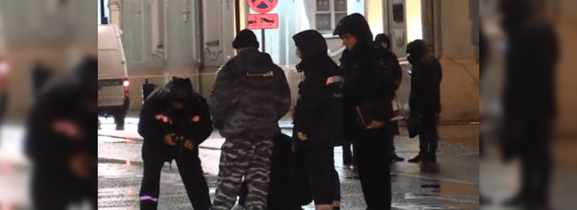 В Москве на остановке взорвалось самодельное устройство: пять человек госпитализировано