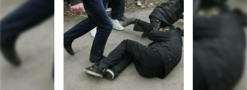 В парке Новороссийска двое выпивох жестоко избили третьего