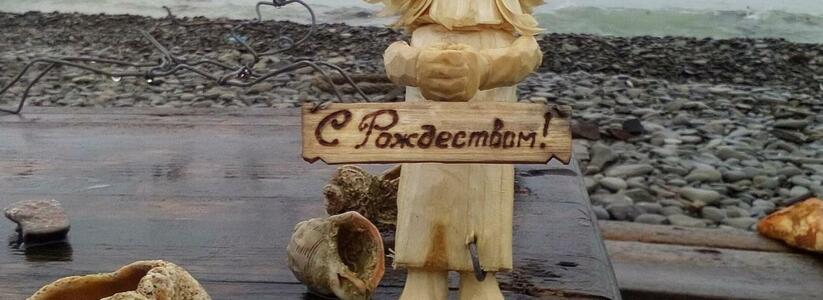 В Новороссийске на Суджукской косе появились необычные арт-объекты
