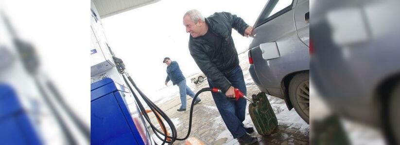 С апреля 2016 года вновь подорожает бензин: в среднем цена вырастет на 2 рубля