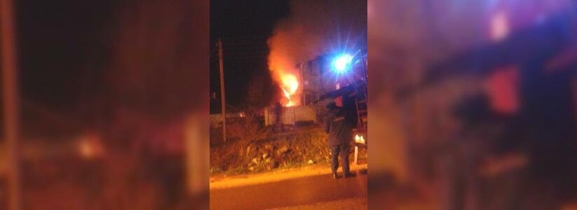 В поселке Борисовка загорелся частный дом
