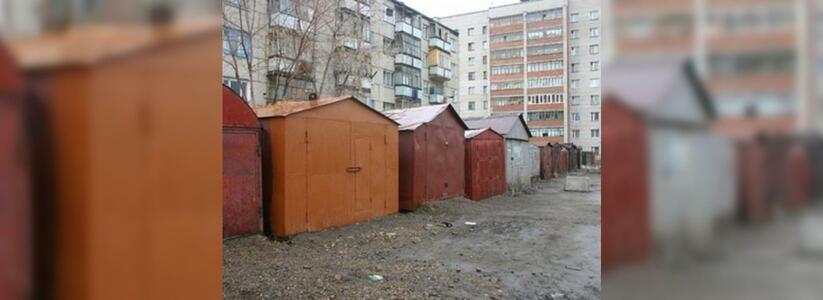 В Новороссийске снесли самовольно установленные гаражи