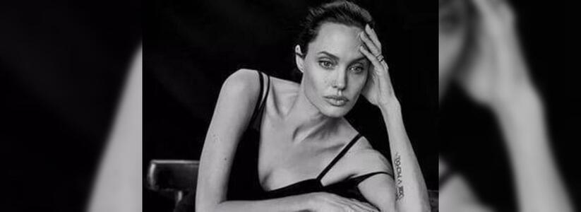 Известную актрису Анджелину Джоли доставили в больницу в критическом состоянии