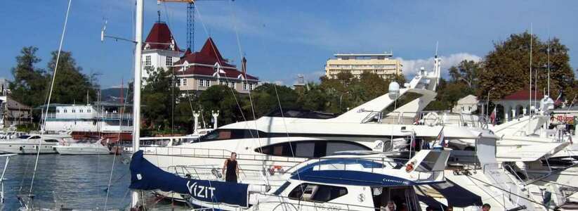 Представят яхту из красного дерева: на майские праздники в Сочи пройдет выставка яхт и катеров