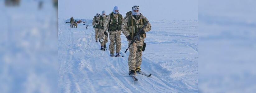 Десантники из Новороссийска начали пеший марш через полярную пустыню в Арктике