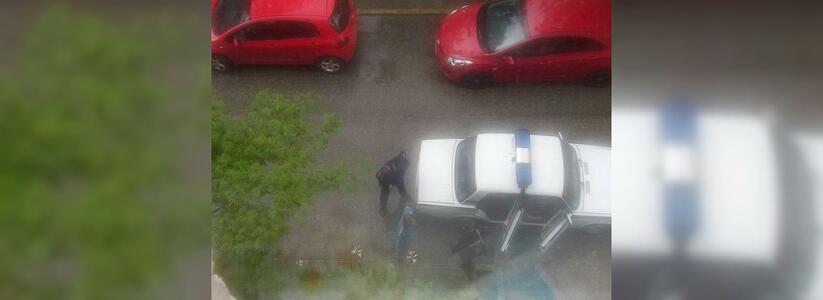Жительница «Китайки» в Новороссийске : «Из нашего подъезда полицейские с автоматами вывели мужчину»