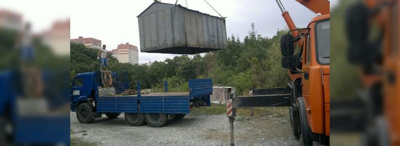 В Приморском районе Новороссийска снесли незаконные гаражи