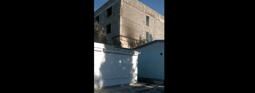 Очевидцы засняли произошедшее на видео
		Ранее НАША писала, что в Абрау-Дюрсо загорелось здание винного завода. 