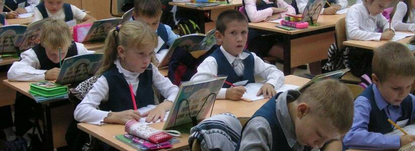 Администрация Новороссийска посоветовала школьникам  на время норд-оста остаться дома