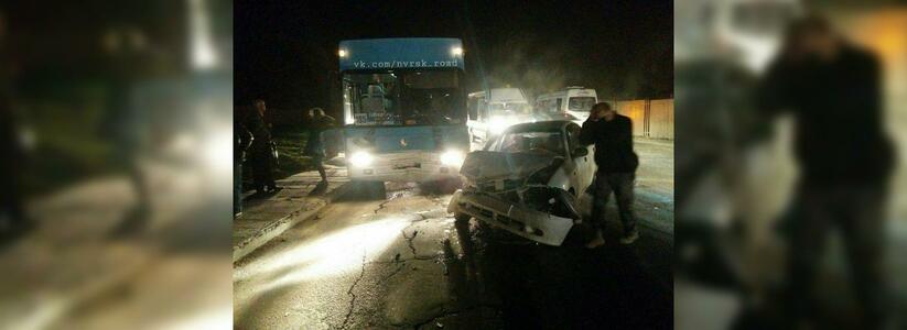 В Новороссийске столкнулись автобус и «Нексия»