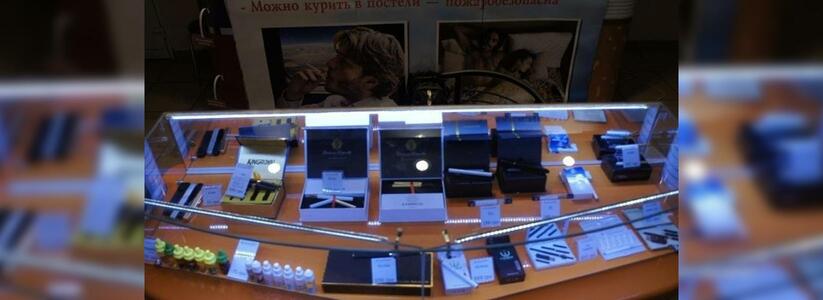 В Новороссийске обокрали магазин электронных сигарет на сумму 100 000 рублей: что вынесли воры