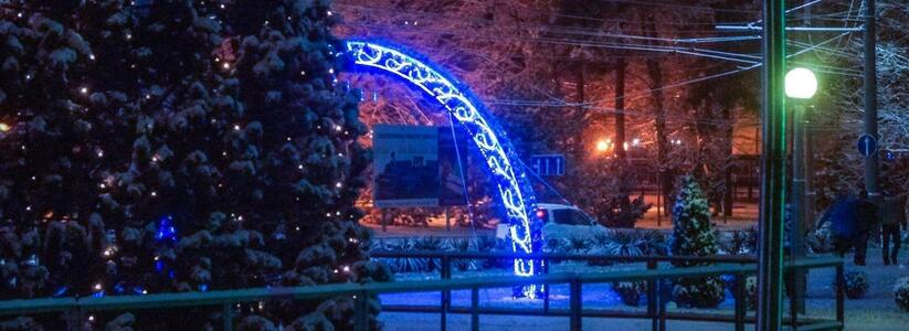 Сегодня ночью в Новороссийске выпал снег: подборка фотовпечатлений горожан