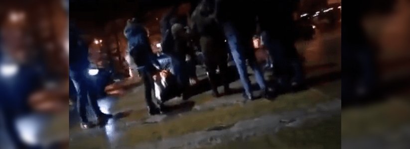 В Новороссийске молодой человек угодил под колеса «Газели» с пьяным водителем: последствия ДТП очевидцы сняли на видео