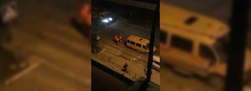 В Новороссийске на улице Видова починили фонарь после ДТП со сбитой школьницей: «зебра» была плохо освещена