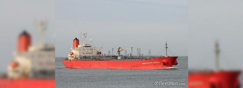 Шесть моряков из Новороссийска терпят бедствие на танкере под Сингапуром