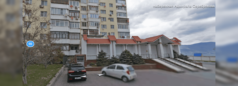 В Новороссийске отремонтируют фасад дома, который разрушается из-за близости к морю