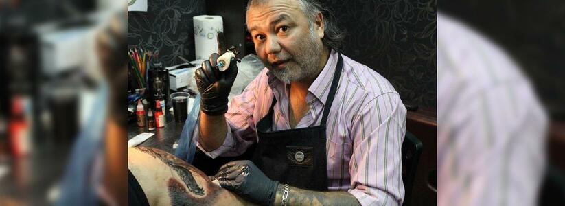 «Некоторые даже не помнят, где и когда сделана татуировка»: новороссийский тату-мастер о наколках и модных тенденциях