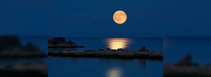Жители Новороссийска ночью увидят полутеневое лунное затмение: спутник засветится разными цветами