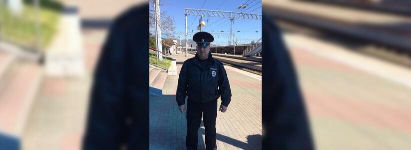 В Новороссийске полицейский спас молодого человека от падения с высоты