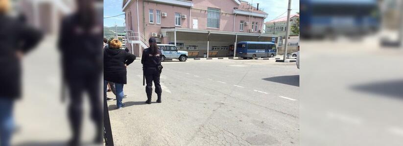 С автовокзала в Новороссийске эвакуировали всех людей
