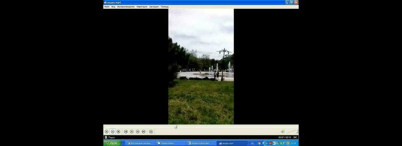 В одном из фонтанов Новороссийска снова купается голая женщина: очевидцы сняли «купание» на видео