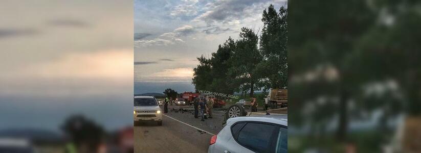 На трассе Новороссийск – Краснодар столкнулись три автомобиля: двое погибли