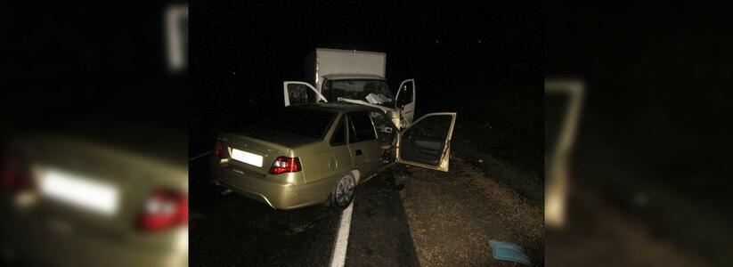 В Новороссийске произошла серьезная авария с жертвой: «Газель» влетела в «Дэу»