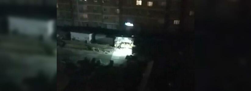 Новороссийцы жалуются на шумную стройку рядом с их домом: работы ведутся после 23.00