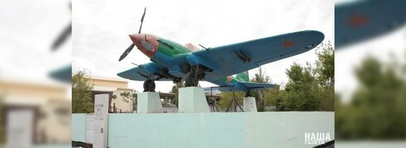 Сегодня ночью в Новороссийск привезут отреставрированный памятник самолету ИЛ-2