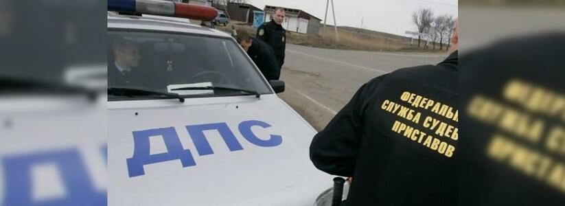 В Новороссийске ловят должников на дорогах с помощью мобильного комплекса