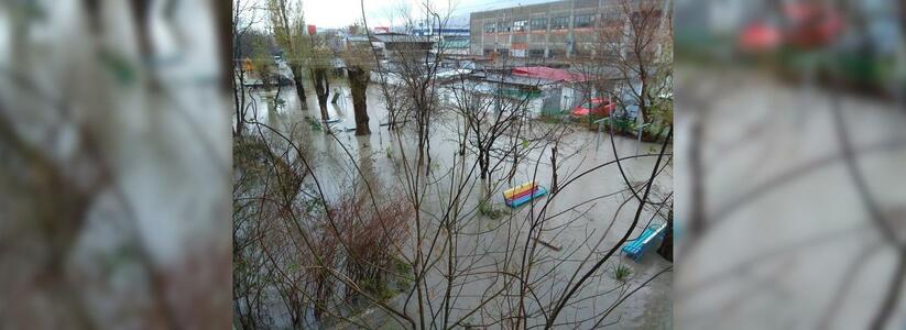 Новороссийск снова затопило: фото и видео горожан