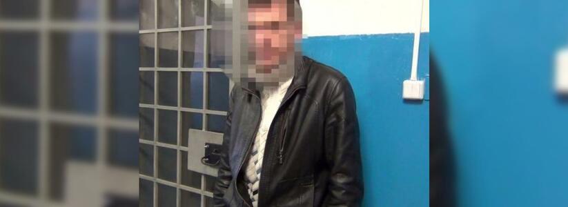 В Новороссийске после застолья мужчина украл у приятеля 1,8 миллиона рублей