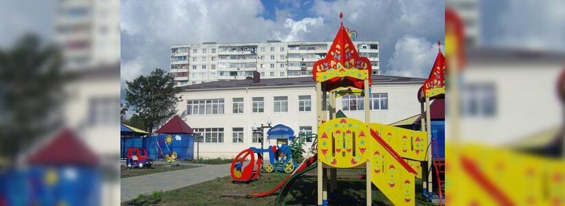 Жители Новороссийска заметили извращенца недалеко от детского садика