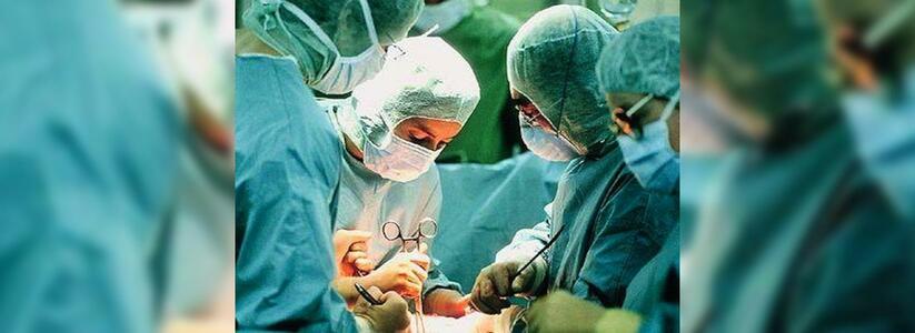 Кубанские врачи впервые в южном округе провели сложную операцию
