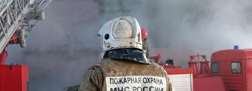 В Новороссийске загорелся строящийся дом