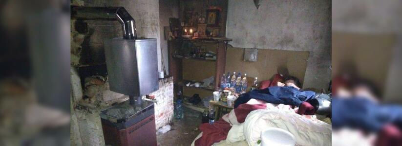 В Новороссийске в заброшенном доме, где прикован к постели одинокий моряк, установили печь