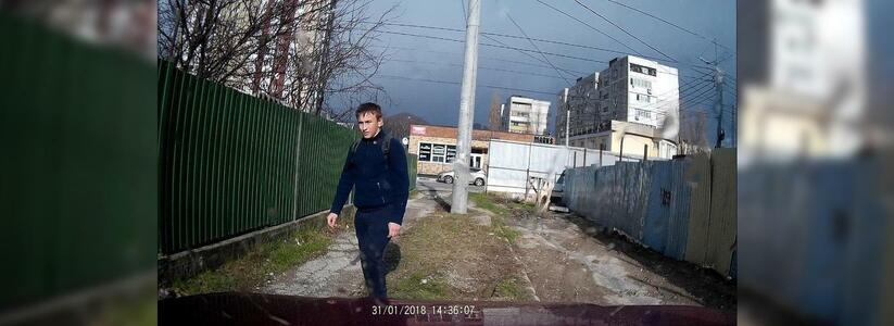 В Новороссийске в объектив видеорегистратора попал молодой автовор