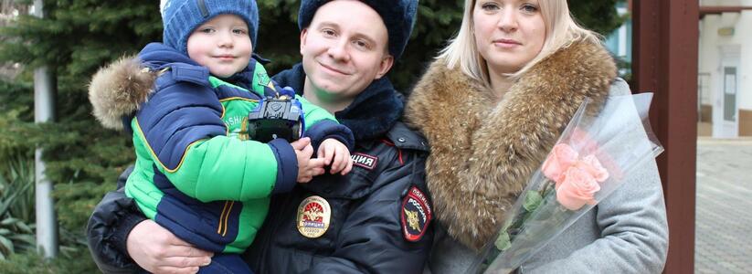 Лейтенант полиции Новороссийска спас семью от смерти