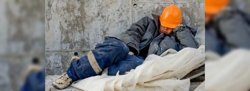 Начальник кинологического отдела Новороссийской таможни заставлял подчиненного работать на стройке своего дома