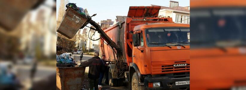 На улицах Новороссийска начнут работу два новых мусоровоза
