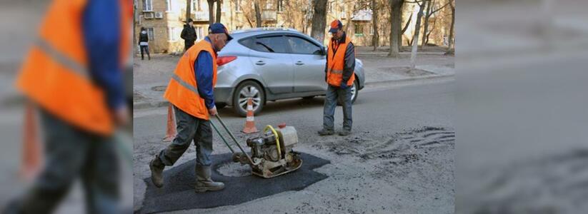 Инвестиции в асфальт: на ремонт дорог и тротуаров пяти районов Новороссийска потратят 39 миллионов рублей