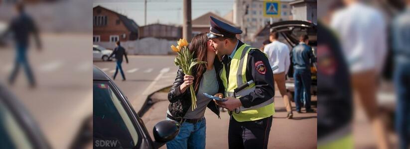 Завтра в Новороссийске автоледи получат цветы от инспекторов ГИБДД: где можно встретить «цветочный патруль»