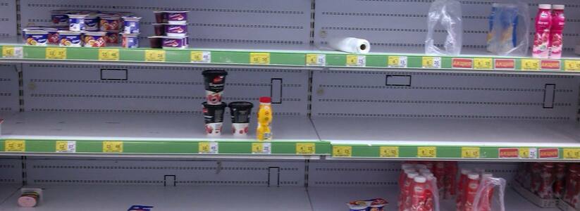 Торговые сети предупреждают о возможном дефиците продуктов: что может исчезнуть с полок супермаркетов