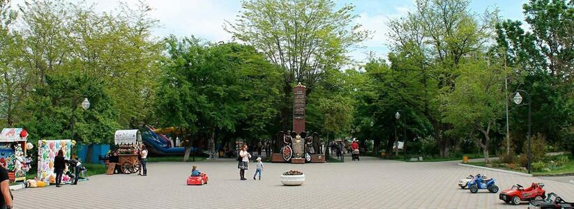 Рядом с парком Фрунзе лавочками выстроят надпись «Новороссийск»