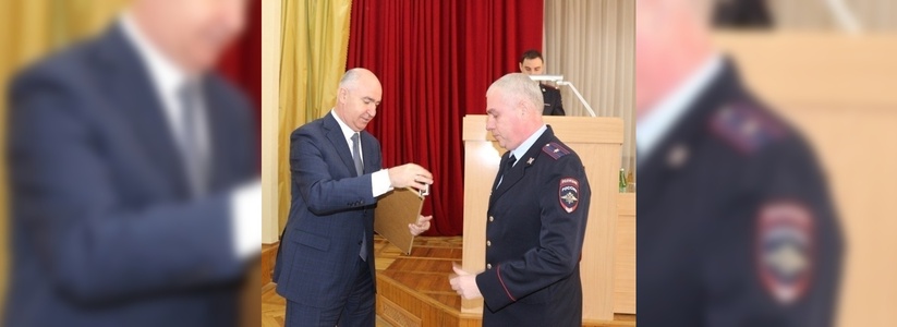 В Новороссийске  двум лучшим участковым уполномоченным полиции вручены ключи от квартир