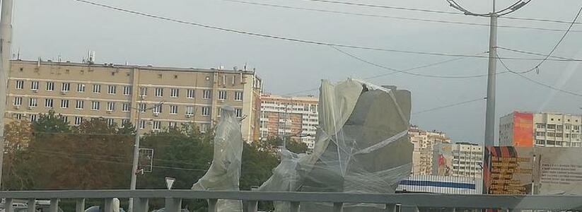 Торжественное открытие памятника Куникову в Новороссийске в День города, как обещал мэр, не состоялось