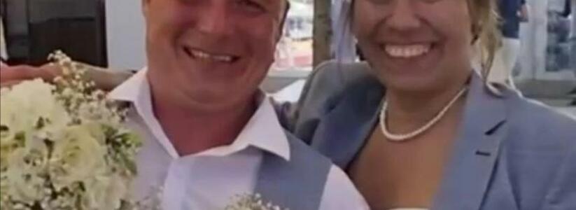 Невеста в нижнем белье: в Анапе молодожены шокировали своим нарядом горожан