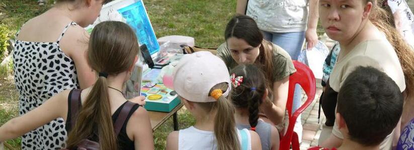 Выставка робототехники, аква-гримм и много сладостей: общественная организация «Мир без границ» провела праздник для детей в Новороссийске
